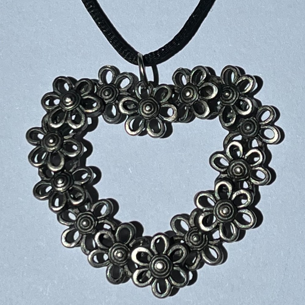 Vintage Open Heart Floral necklace
